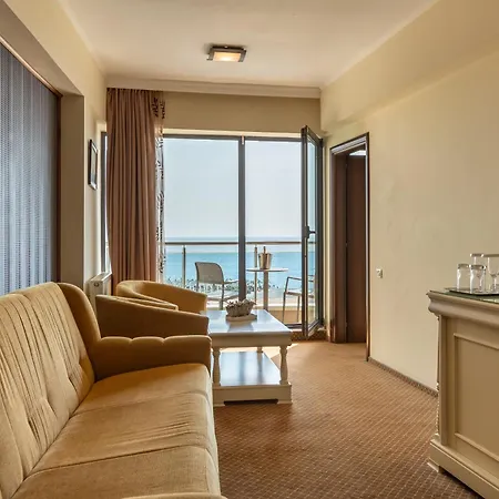 Hawaii Hotel 4*
