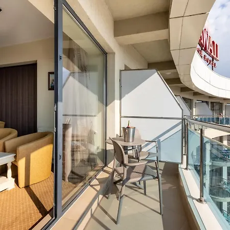 Hawaii Hotel 4*