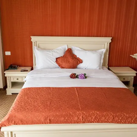 Hawaii 4* Mamaia