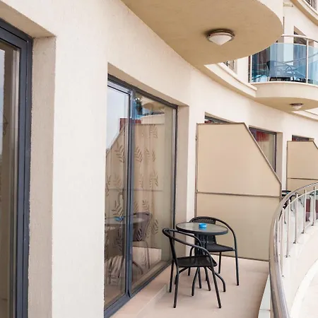Hawaii 4* Mamaia